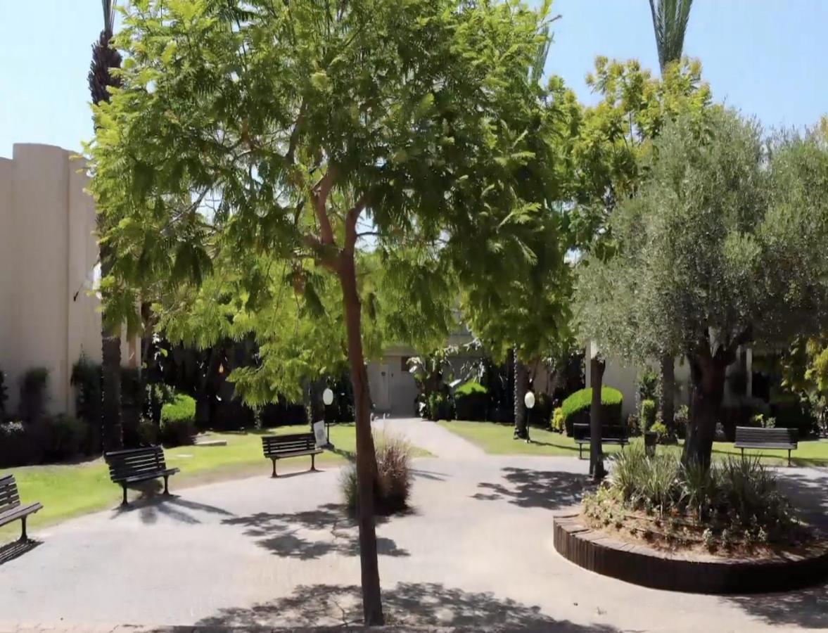 Caesarea Inn Εξωτερικό φωτογραφία